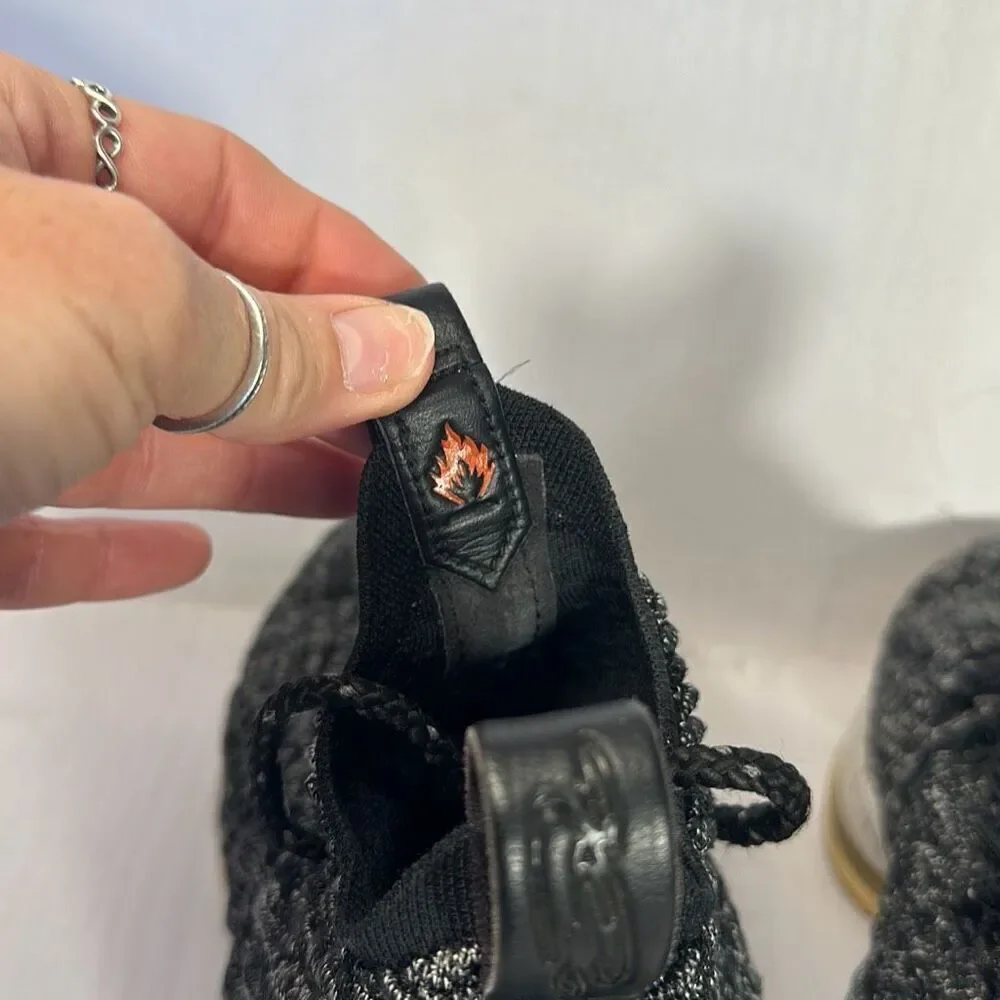 Nike Lebron‎ XV 15 'Ashes' GS Basketball Shoes - 922811-002 Oreo Size 5Y